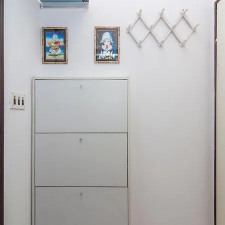 Guest house Lara 3*