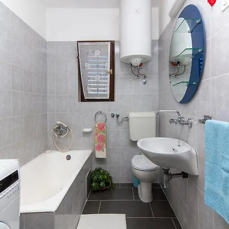 Lara Guest house 3*