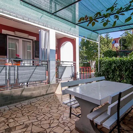 Lara Guest house