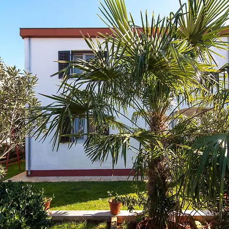 Lara Guest house 3*